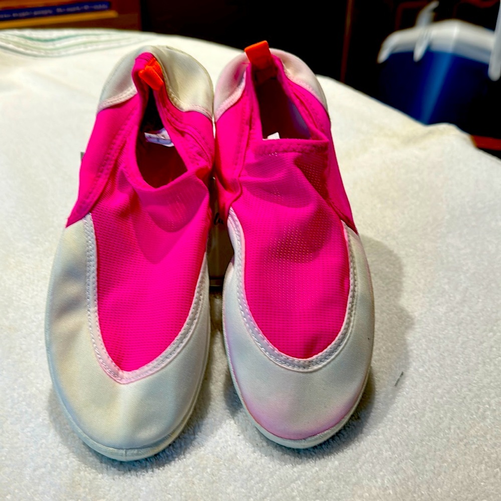 Beach shoes
